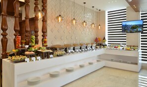 Breakfast buffet - Ameya Suites (New Delhi)
