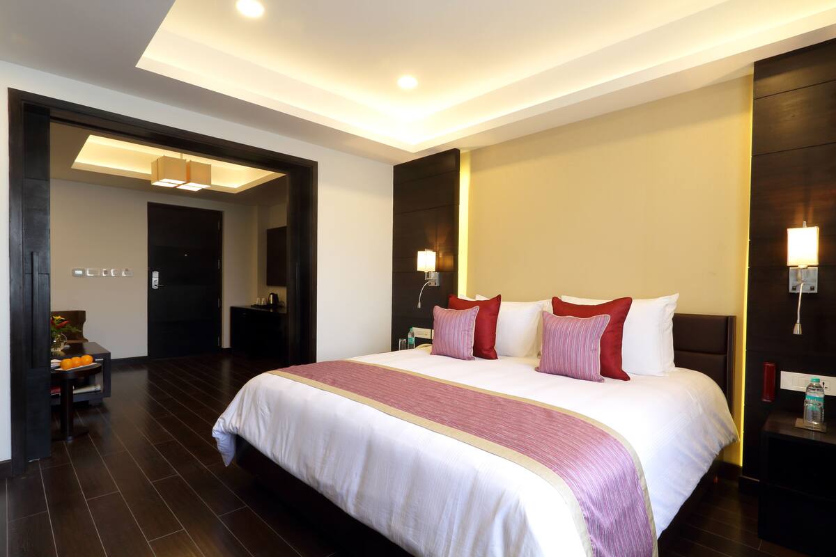 Minibar, in-room safe, desk, blackout curtains