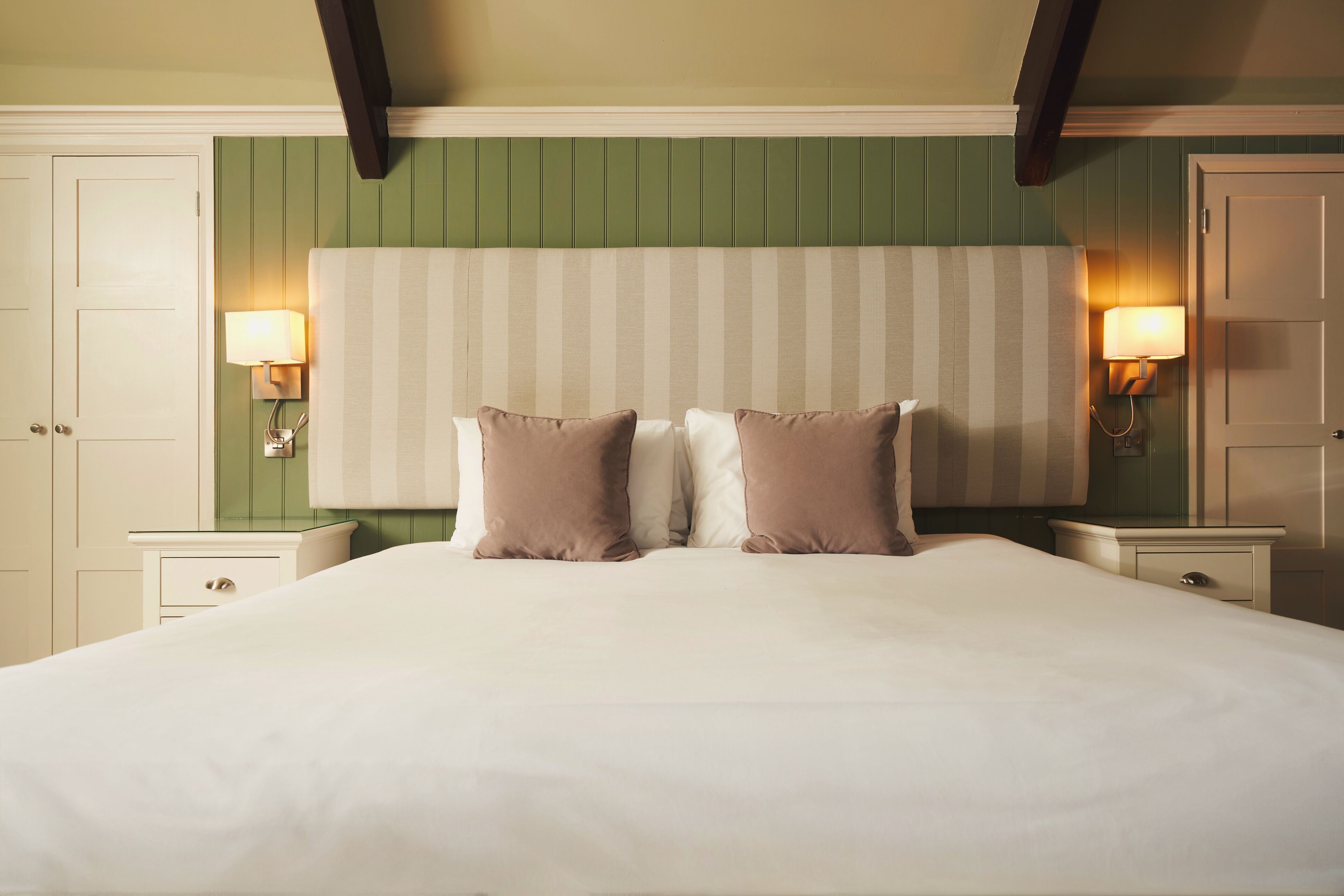 King room with Sofa bed | Iron/ironing board, free WiFi