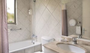 Apartamento estándar, 1 habitación, balcón, vistas al mar (Pelicanos) | Baño