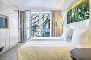 Ropa de cama de alta calidad y minibar 