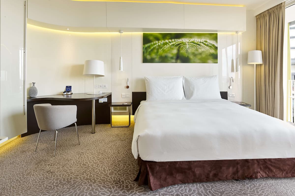 Literie de qualité, minibar, coffre-fort, bureau