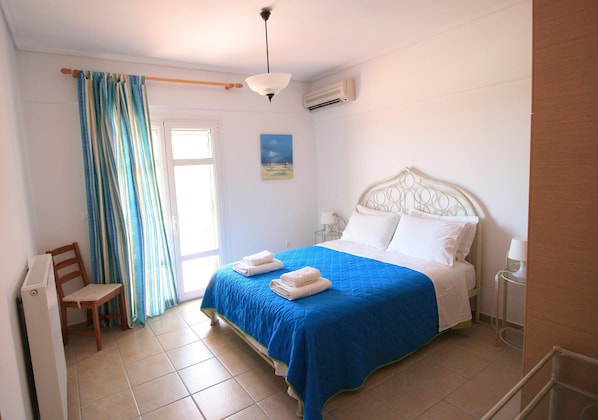 Apartamento superior, 1 habitación | Ropa de cama de alta calidad, colchones Select Comfort, cortinas opacas