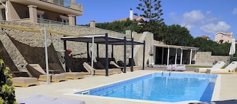Lagoon View Apartments - Adults Only