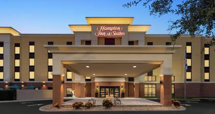 Hampton Inn & Suites Tampa Busch Gardens Area