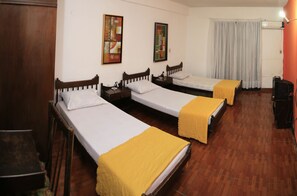 Standard-Dreibettzimmer | Badezimmer