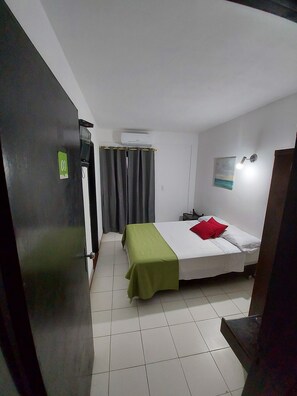 Single Room, Private Bathroom