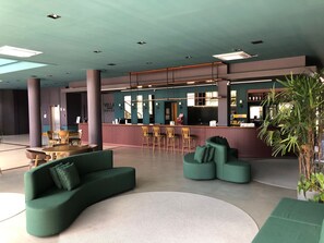 Televisión LED de 32 pulgadas con canales por cable, una televisión