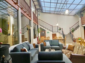 24-Zoll-Fernseher mit Satellitenempfang