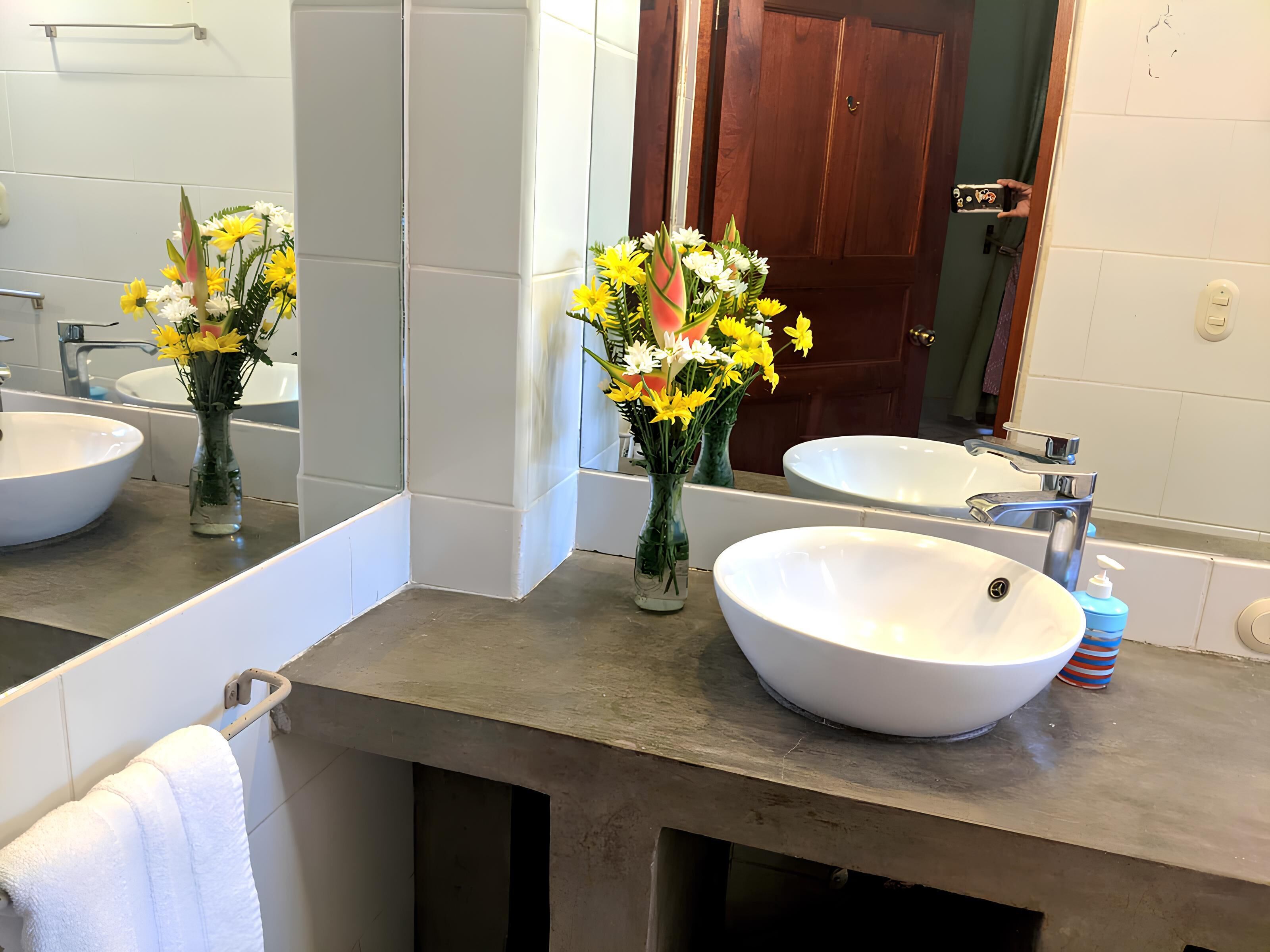 romantic cottage, 2 bedrooms, private pool | bathroom | shower, free toiletries, towels