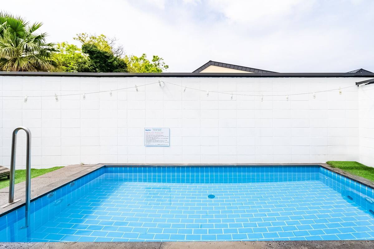Superior Garden Pool (Open Pool) | Privat basseng