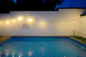 Superior Garden Pool (Open Pool) | Piscina privada
