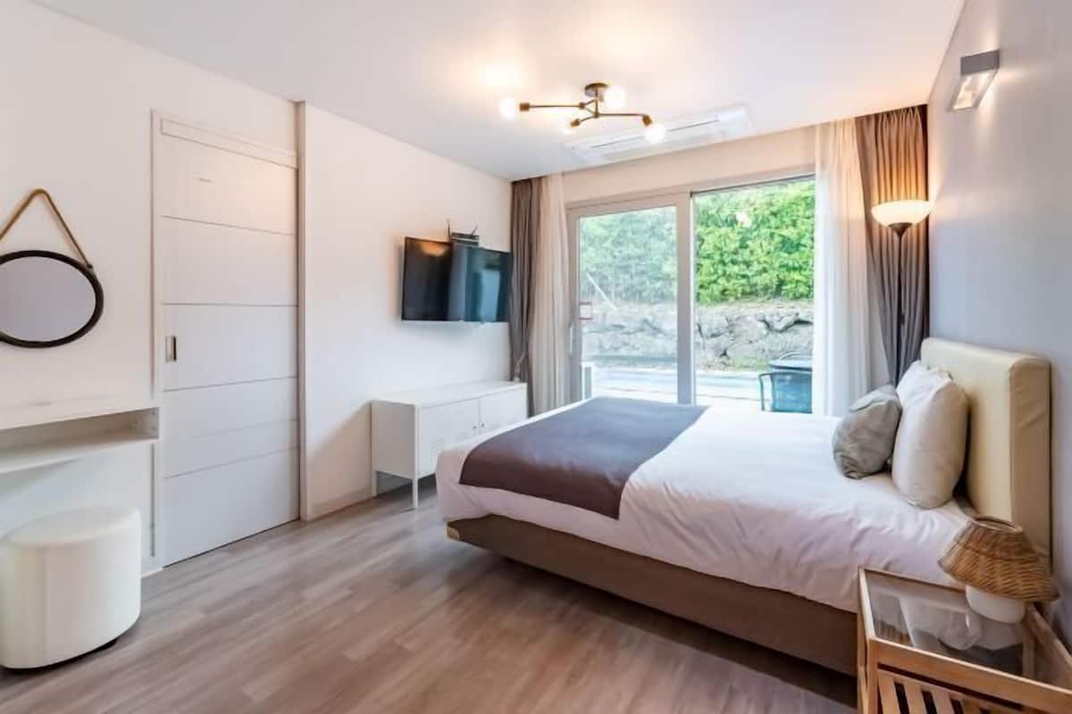 1 bedroom, premium bedding, individually decorated, blackout curtains