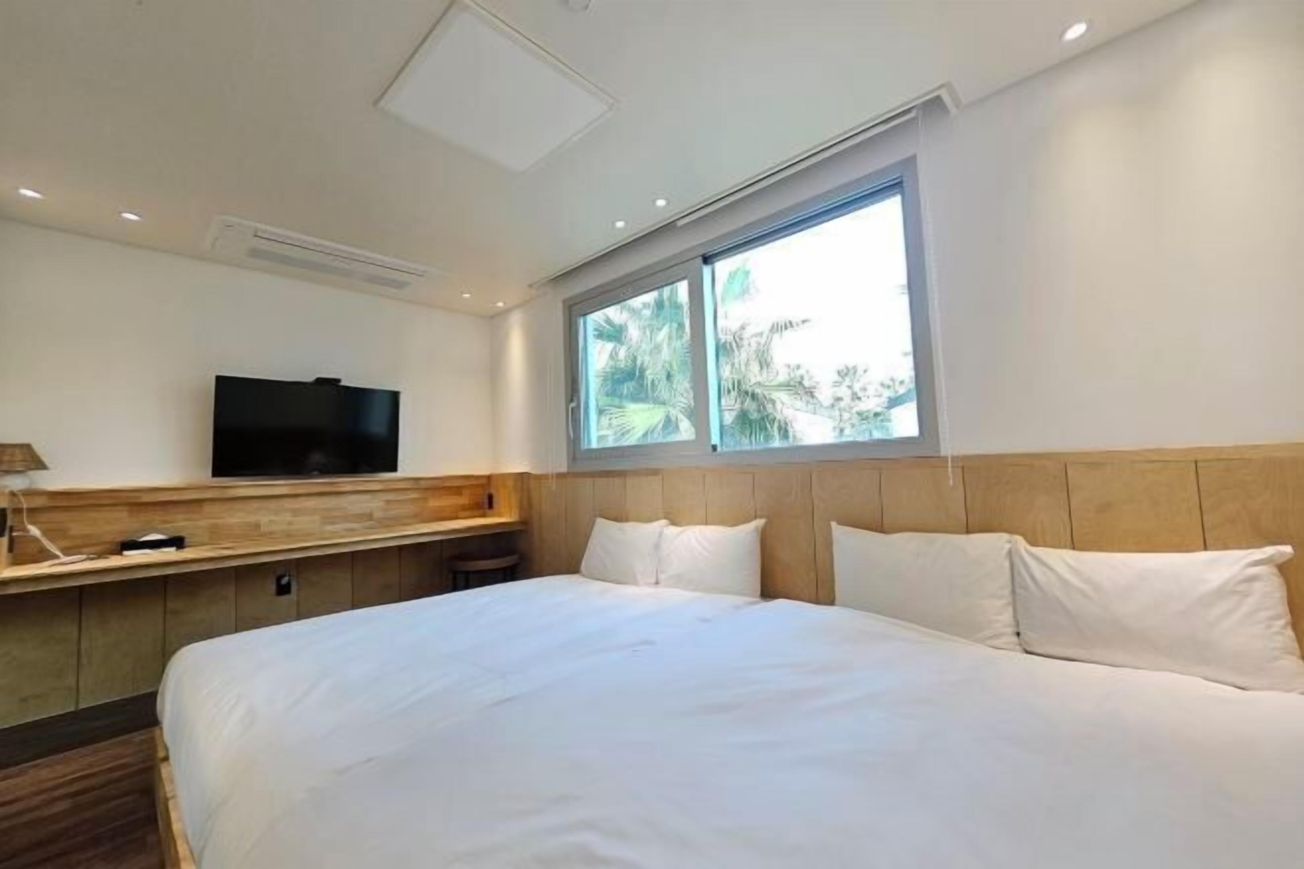 高档床上用品、特色装修、遮光窗帘、隔音