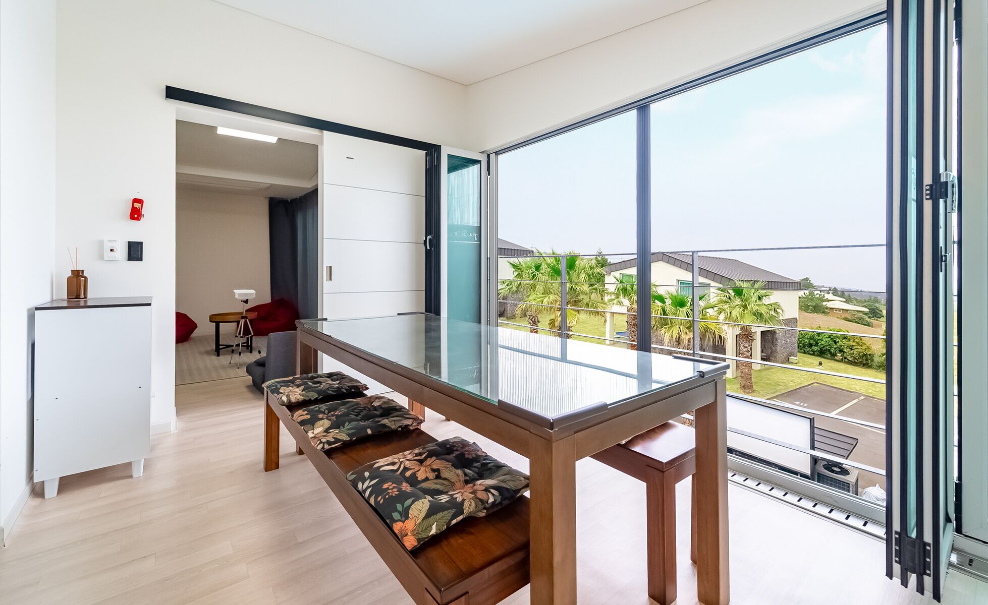 Duplex Family Suite with Open-air Private Pool | Ropa de cama de alta calidad y decoración personalizada 