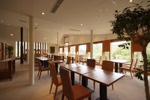 Tägliches Frühstücksbuffet (1000 JPY pro Person)