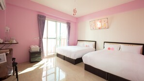 Quadruple Room | Desk, rollaway beds, free WiFi