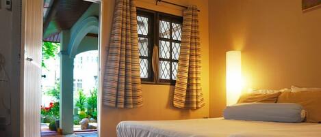 Bureau, lits pliants/supplémentaires, Wi-Fi gratuit, draps fournis