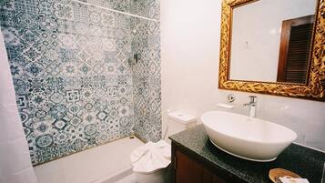 Doccia, set di cortesia gratuito, asciugacapelli, asciugamani