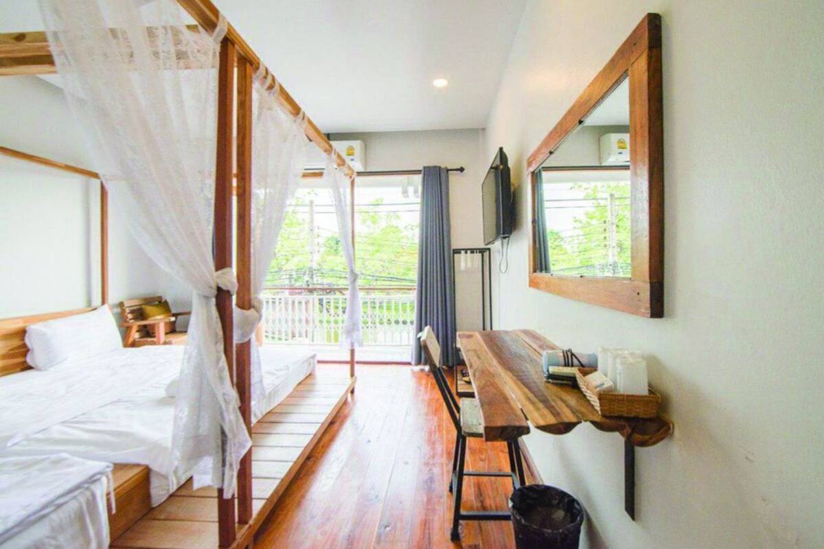 Desk, blackout drapes, free WiFi