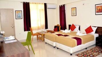 1 bedroom, desk, rollaway beds, free WiFi