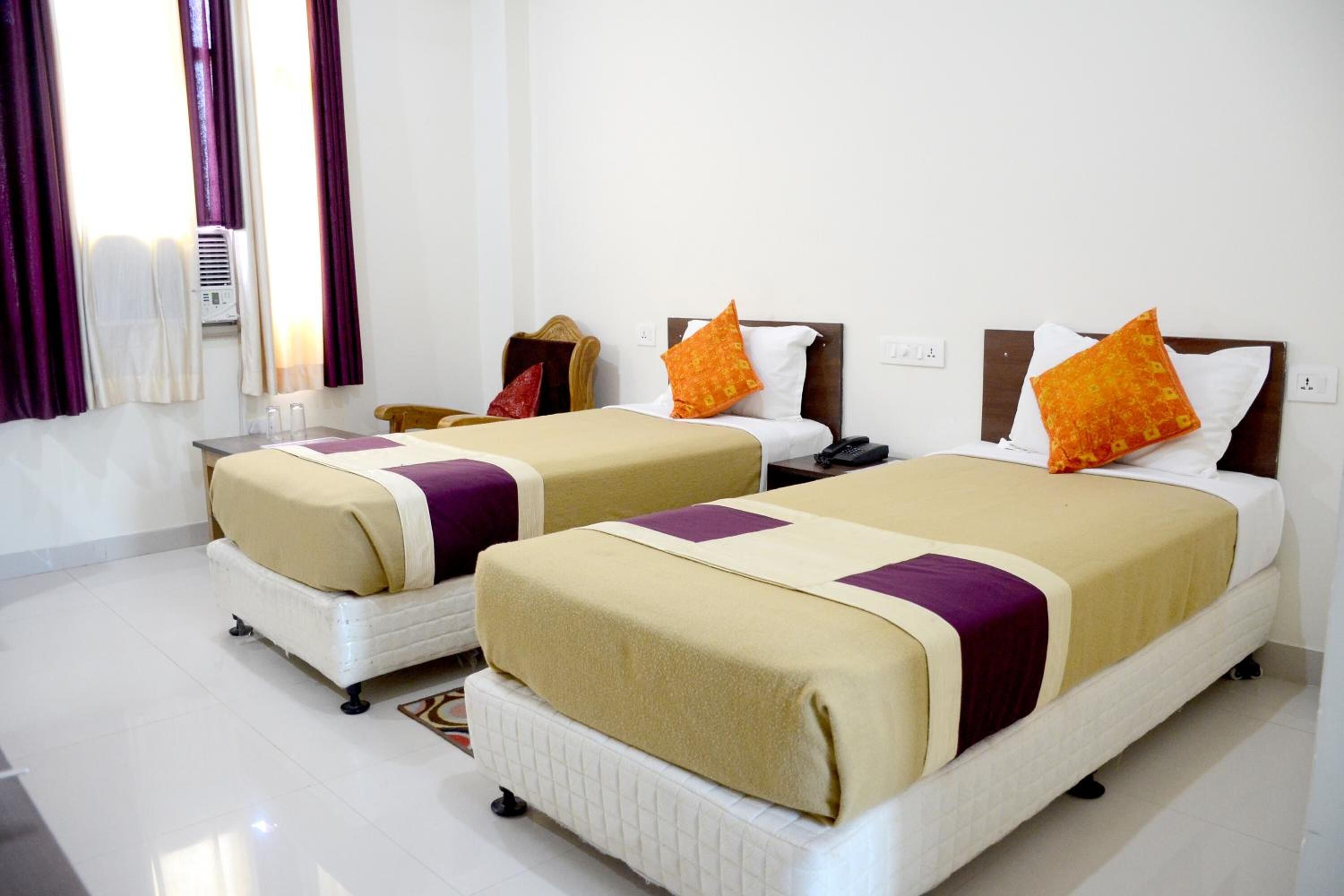 1 bedroom, desk, rollaway beds, WiFi (free)