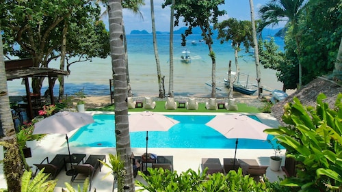 Last Frontier Beach Resort - Adults Only