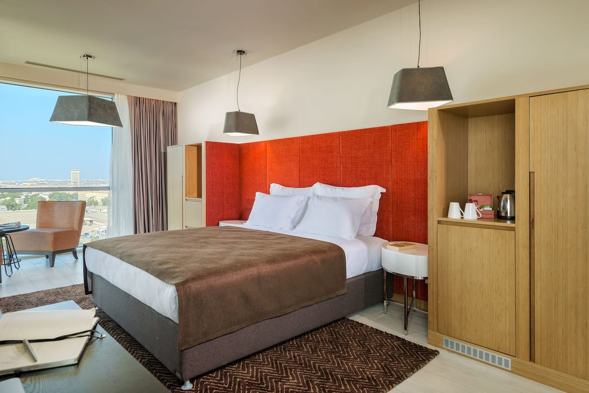 Minibar, in-room safe, blackout drapes, soundproofing