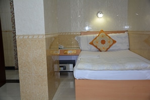 Premium bedding, in-room safe, desk, blackout curtains
