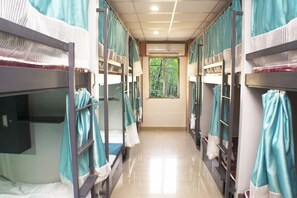 デラックス 共同ドミトリー | 高級寝具、セーフティボックス (室内)、WiFi (無料)