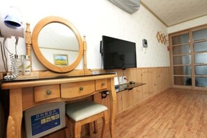 Tende oscuranti, ferro/asse da stiro, Wi-Fi gratuito, lenzuola