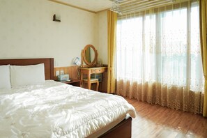 Tende oscuranti, ferro/asse da stiro, Wi-Fi gratuito, lenzuola