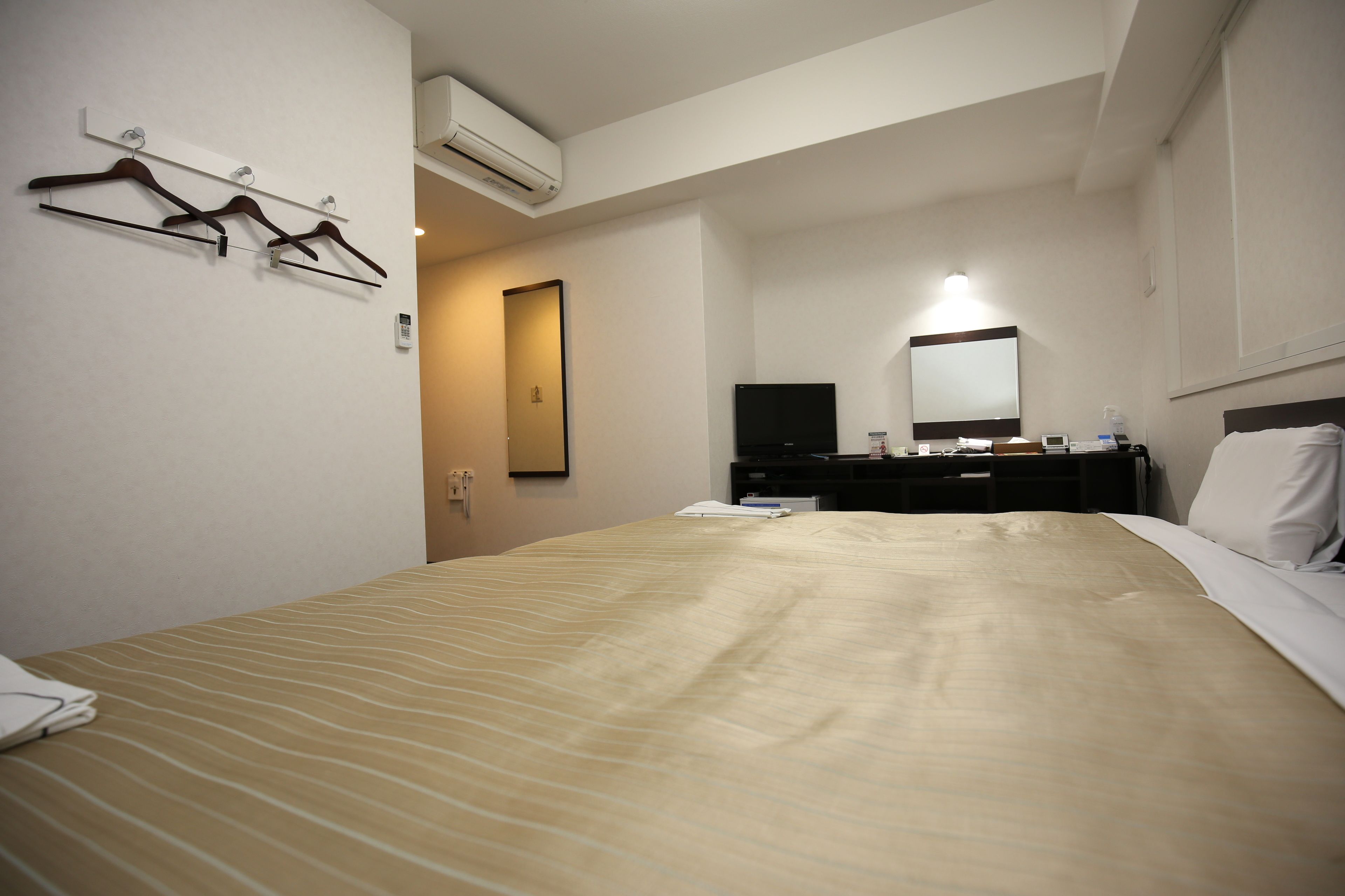 twin room, non smoking | desk, free wifi