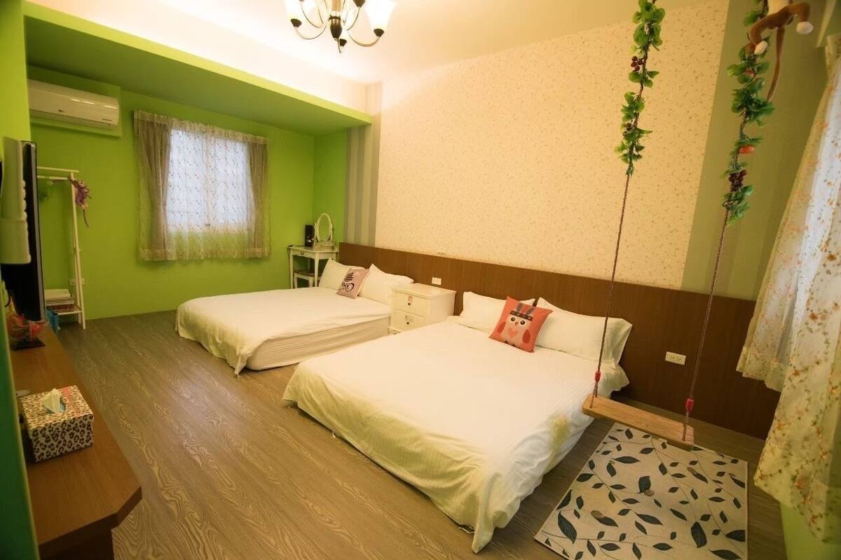 Classic Quadruple Room | Blackout drapes, soundproofing, WiFi (free)