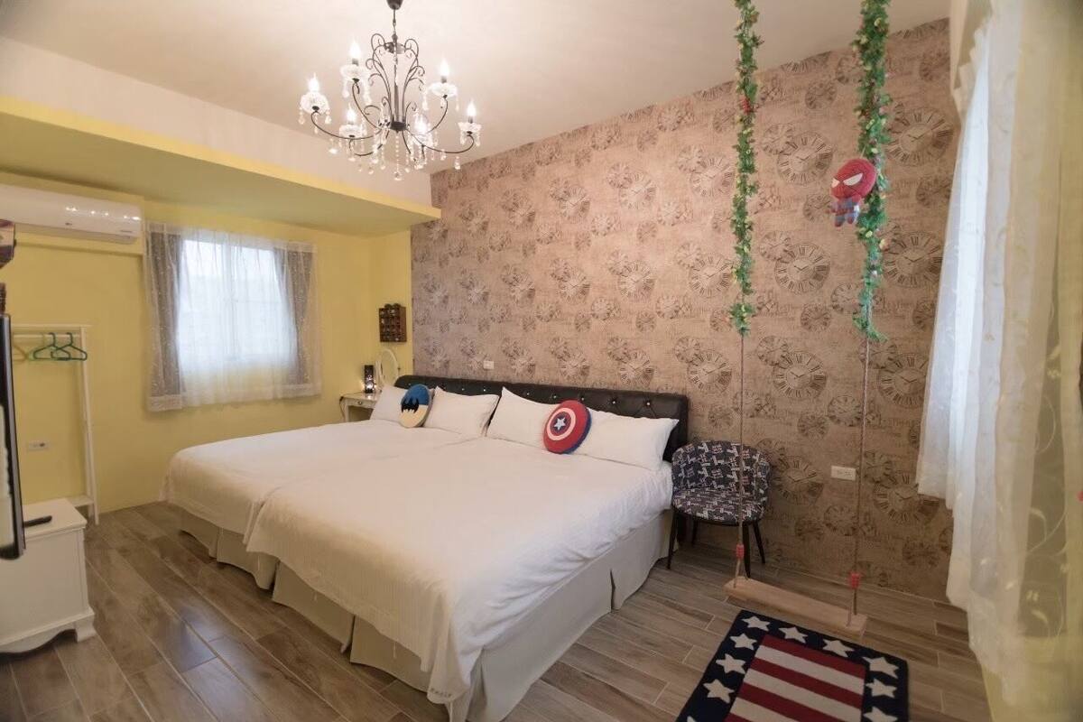 Blackout curtains, soundproofing, free WiFi