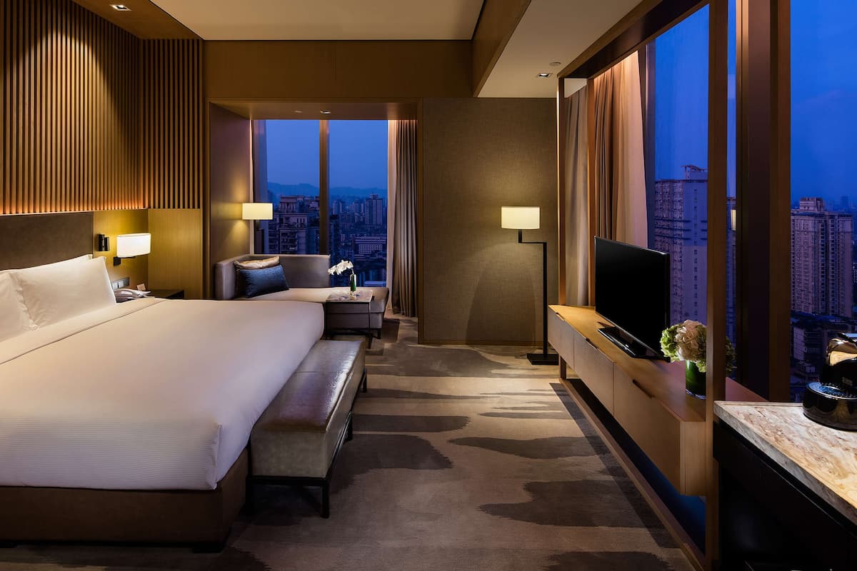 ambassador room, suite, 1 king bed | premium bedding, minibar, in-room safe, desk
