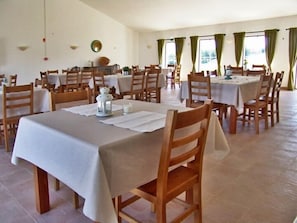 Daily continental breakfast (EUR 10 per person) - Casas de Miróbriga (Santiago do Cacém)