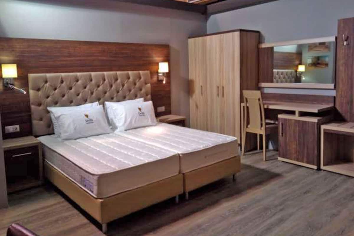 Habitación doble clásica, baño privado, en el área del patio | Caja de seguridad en la habitación, wifi gratis y ropa de cama