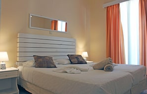 Apartment, 1 Bedroom, Kitchenette (Street Side)