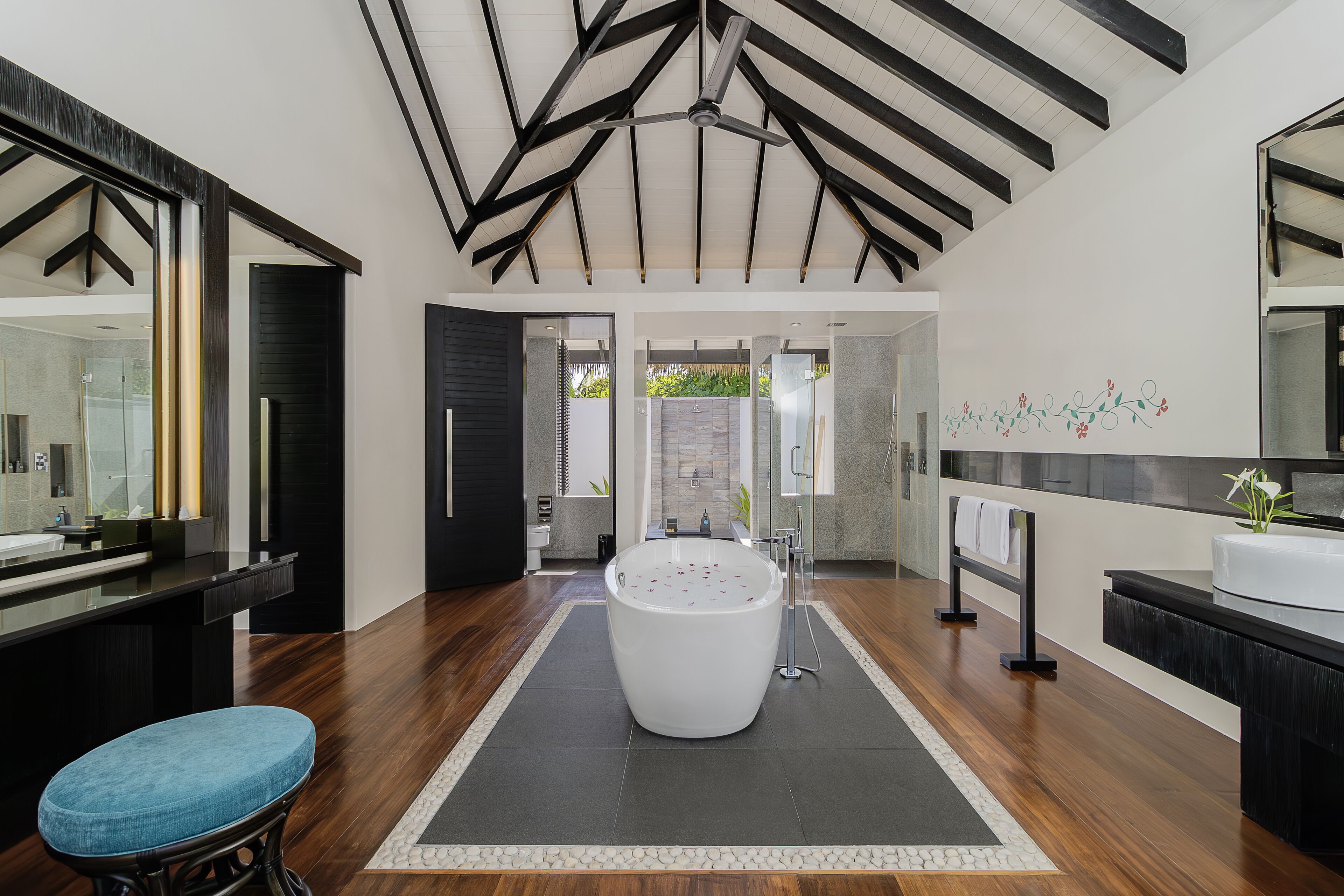 separate bathtub and shower, deep-soaking bathtub, free toiletries