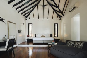 Premium bedding, minibar, in-room safe, desk