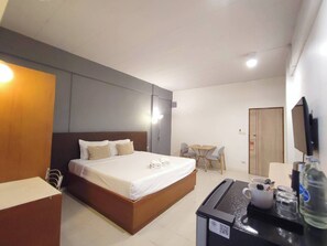 Superior-Zimmer, 1 Doppelbett, Nichtraucher, Stadtblick | Minibar, Schreibtisch, laptopgeeigneter Arbeitsplatz