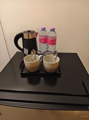 Standard-Doppelzimmer, 1 Doppelbett | Schreibtisch, schallisolierte Zimmer, kostenloses WLAN