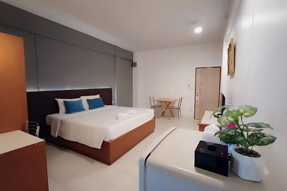 Superior-Zimmer, 1 Doppelbett, Nichtraucher, Stadtblick | Minibar, Schreibtisch, laptopgeeigneter Arbeitsplatz