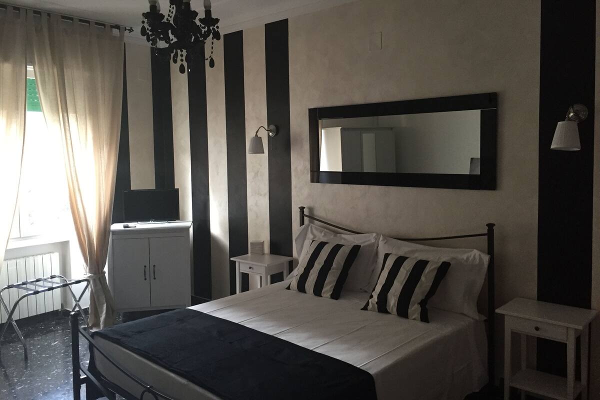 더블룸, 전용 욕실 | 고급 침구, 책상, 암막 커튼, 다리미/다리미판