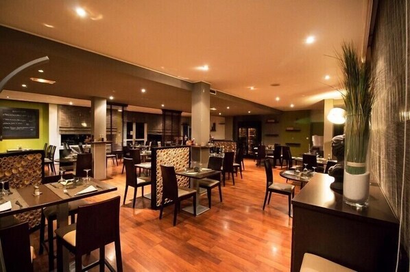 Restaurant - Hôtel Ambiance (Limas)