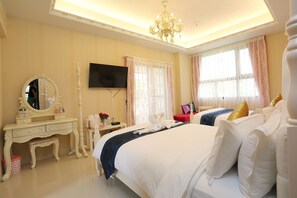 Family Quadruple Room, Patio, Courtyard View | Premium bedding, Select Comfort beds, free minibar - Sofia Villa (Dongshan)