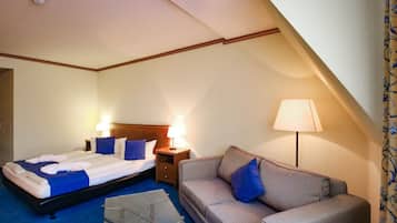 Allergikerbettwaren, Minibar, Schreibtisch, schallisolierte Zimmer