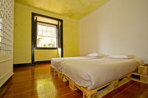 Twin Room, Shared Bathroom | In-room safe, iron/ironing board, rollaway beds