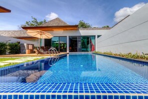 Hồ bơi ngoài trời 